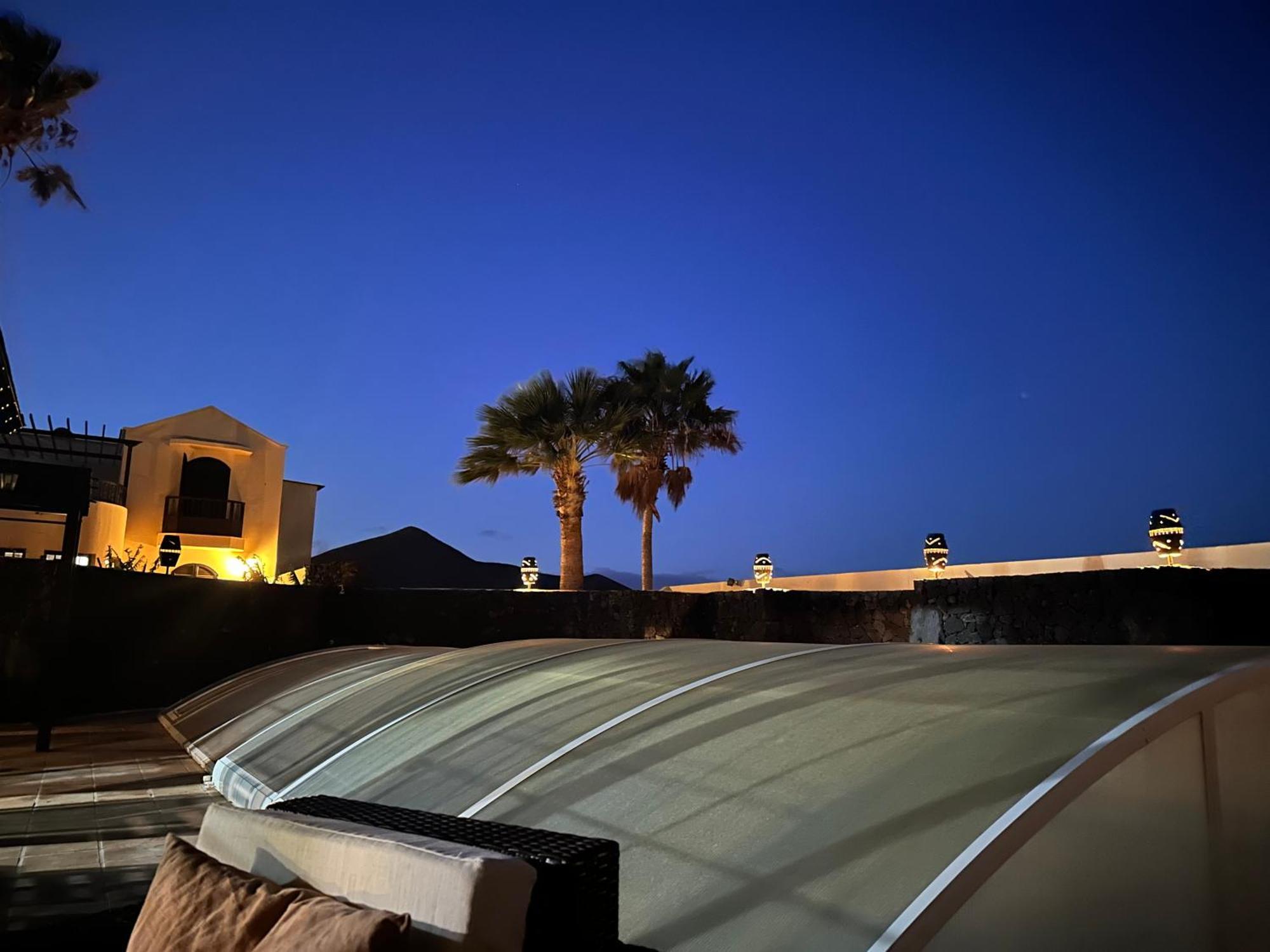 Luxury Canarian Villa With Large Pool In Costa Teguise Eksteriør billede