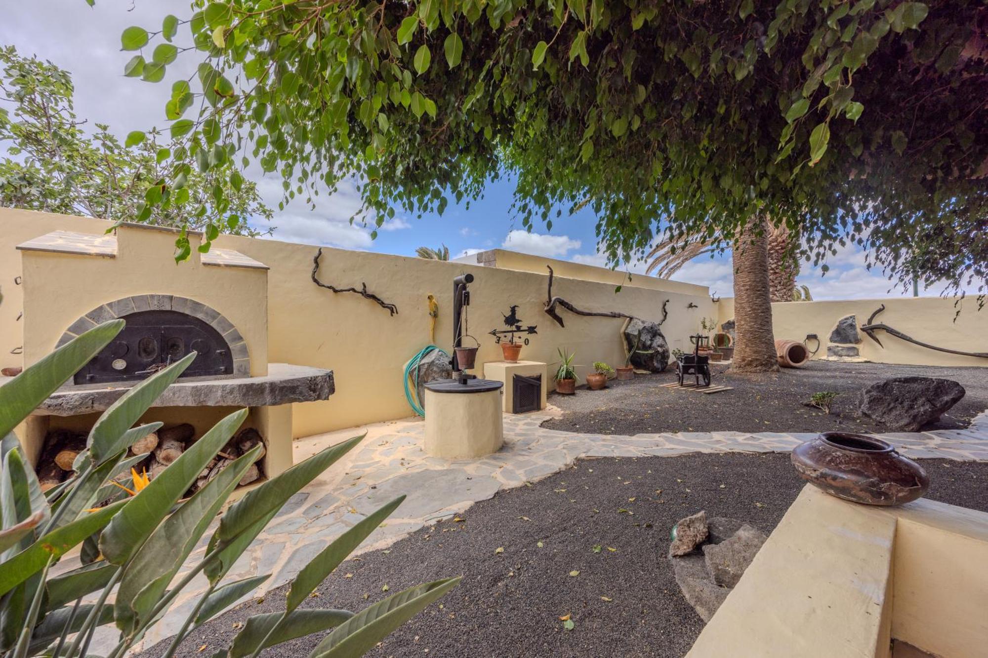 Luxury Canarian Villa With Large Pool In Costa Teguise Eksteriør billede