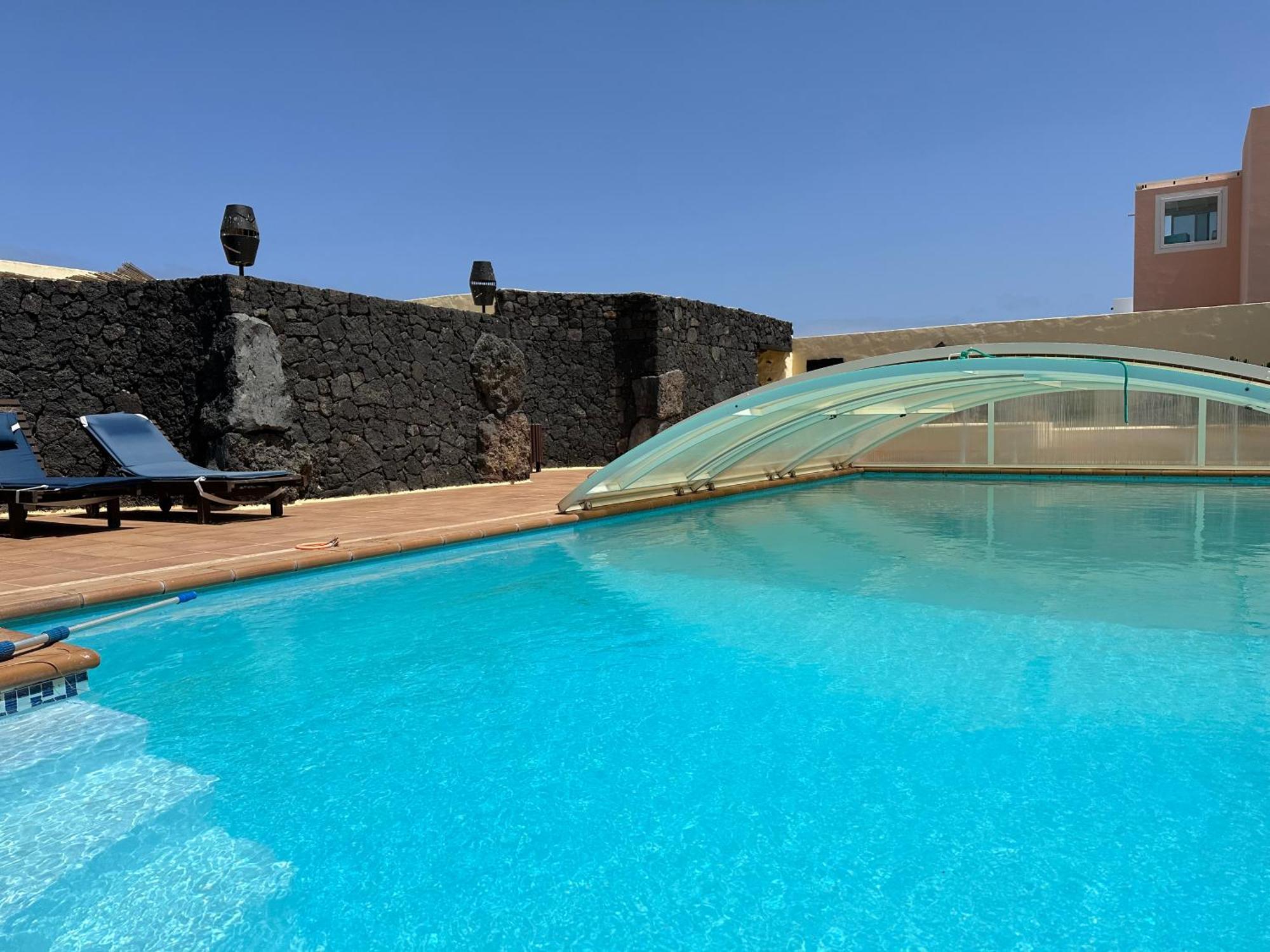 Luxury Canarian Villa With Large Pool In Costa Teguise Eksteriør billede